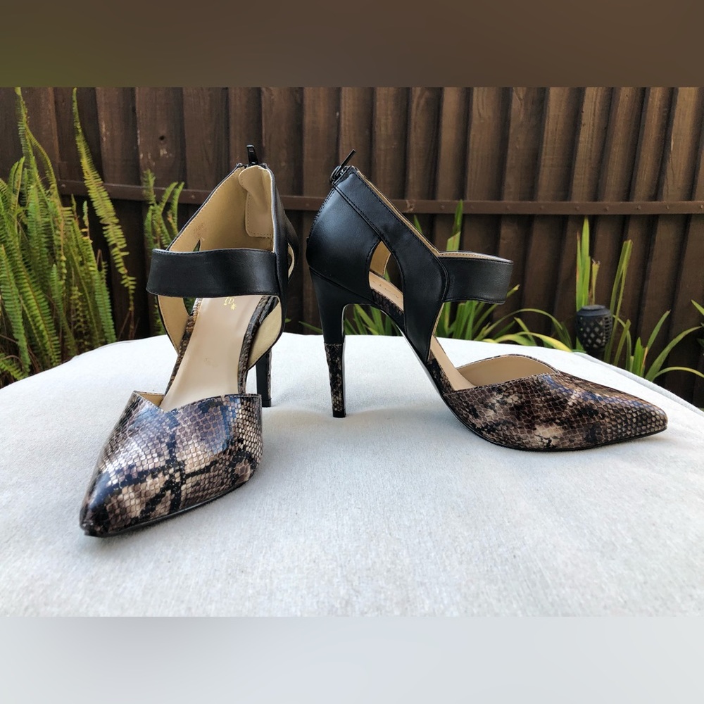 Brand New Shoe Dazzle Pumps